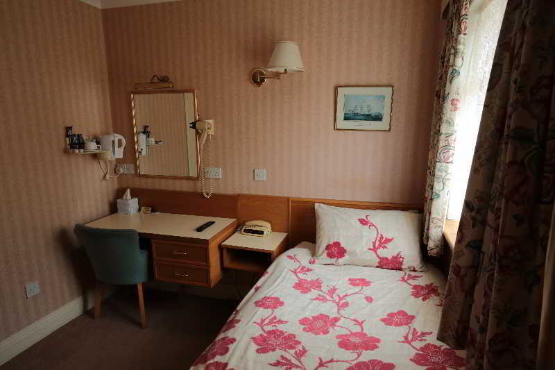 Fernbank Hotel Basingstoke Eksteriør billede