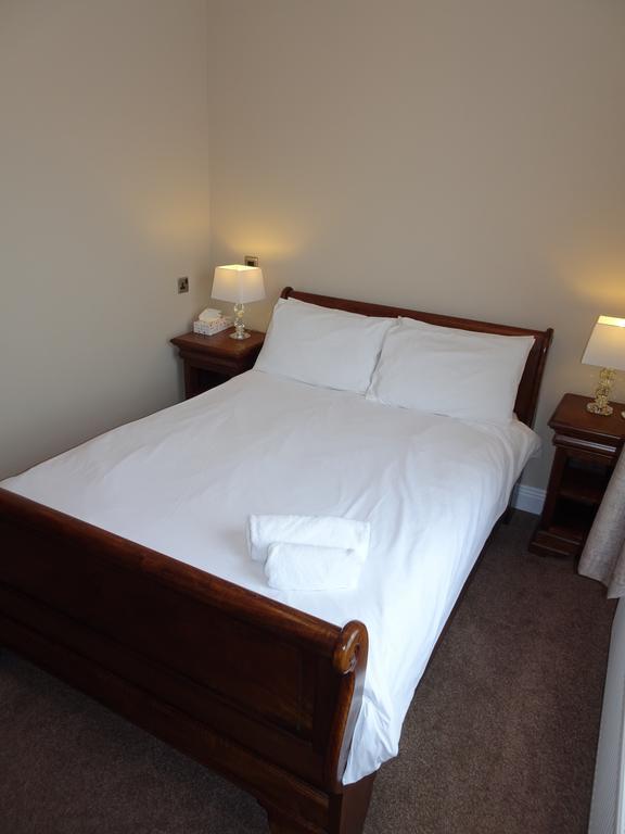 Fernbank Hotel Basingstoke Eksteriør billede