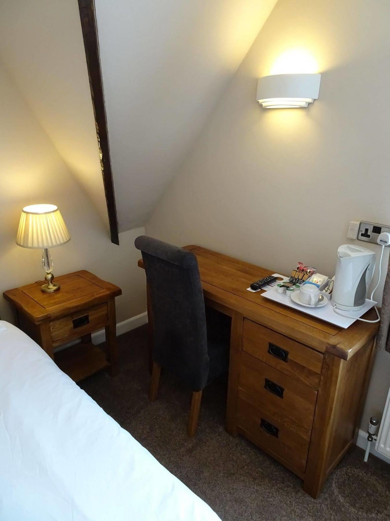 Fernbank Hotel Basingstoke Eksteriør billede