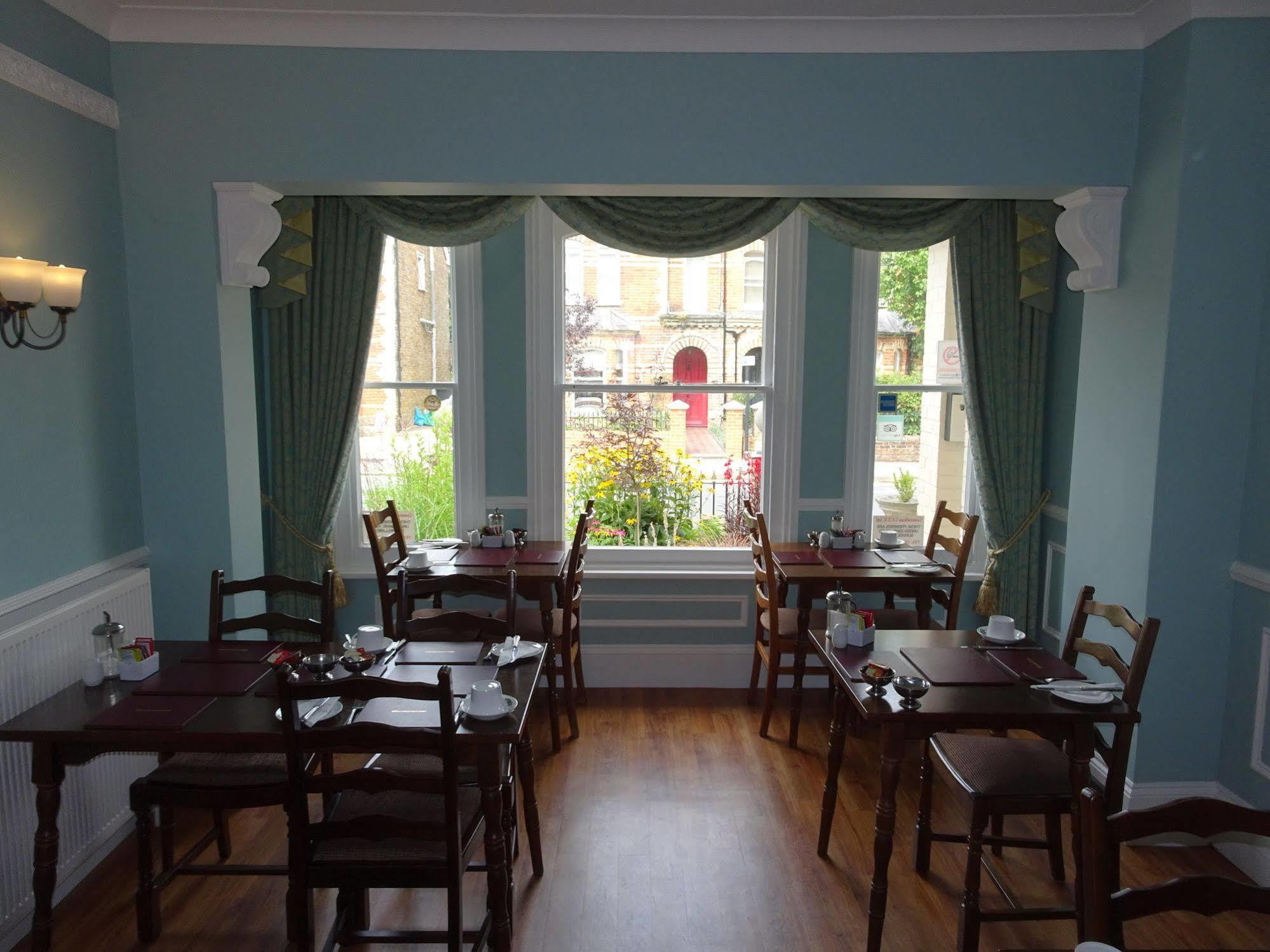 Fernbank Hotel Basingstoke Eksteriør billede
